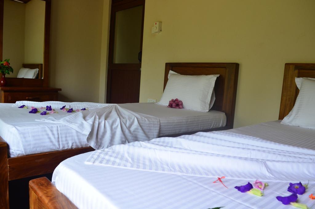 Aqua Front Yala Resort Kirinda  Room photo